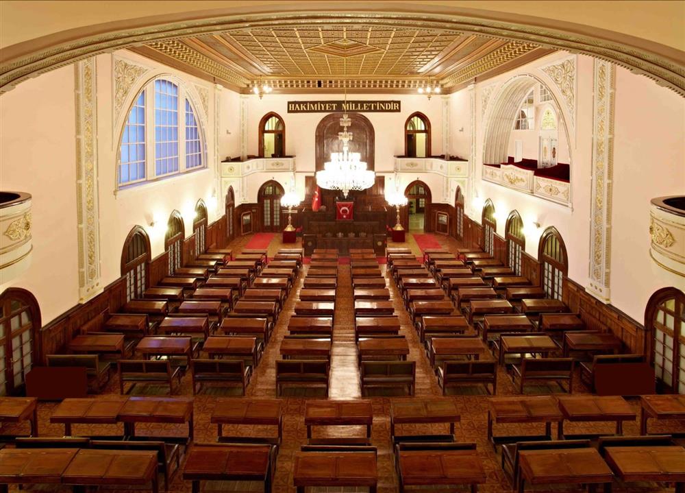 Demokrasi Çıkmazı Olarak Milletvekili Transferleri